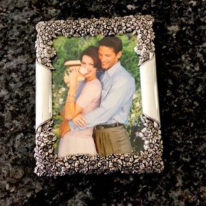 Brighton Silvertone 5” x 7” Picture Frame
